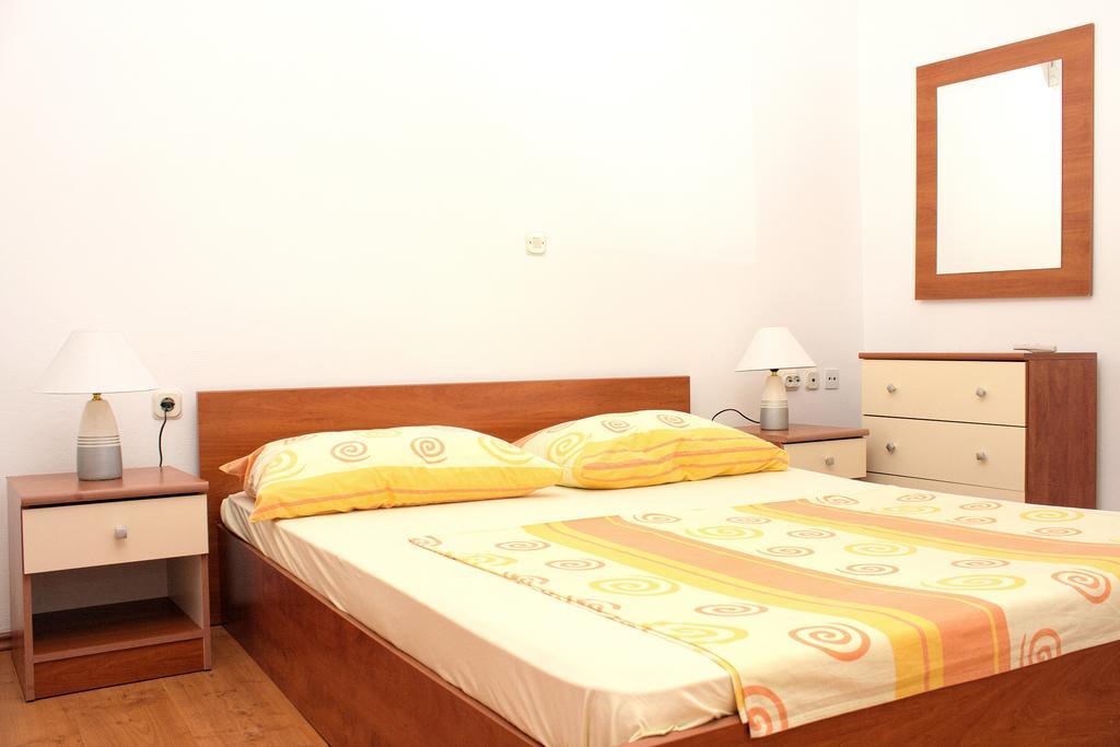 Apartments Dani Makarska Esterno foto